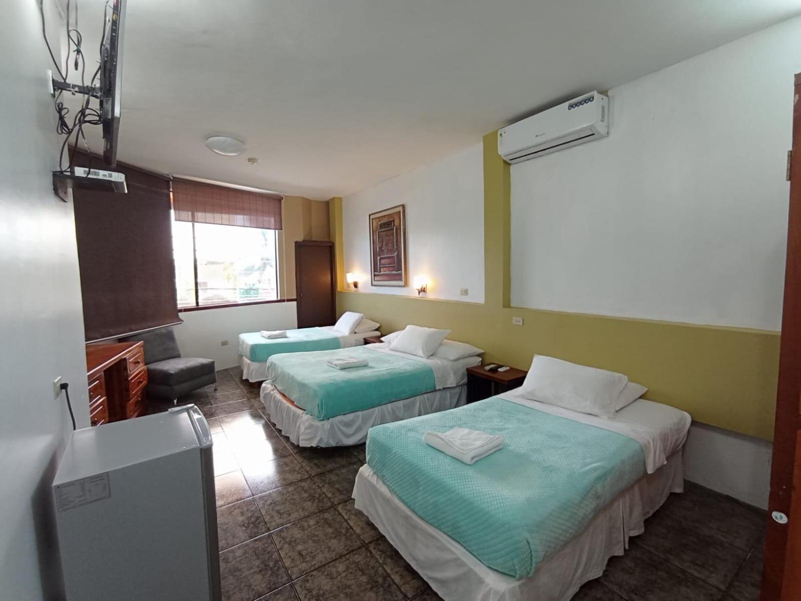 Hotel Los Algarrobos Puerto Baquerizo Moreno Extérieur photo