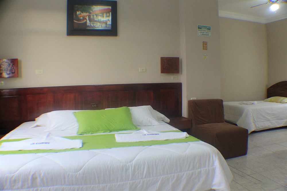 Hotel Los Algarrobos Puerto Baquerizo Moreno Extérieur photo