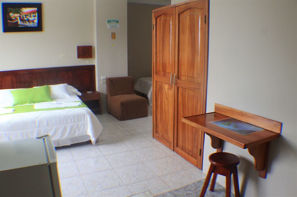 Hotel Los Algarrobos Puerto Baquerizo Moreno Extérieur photo