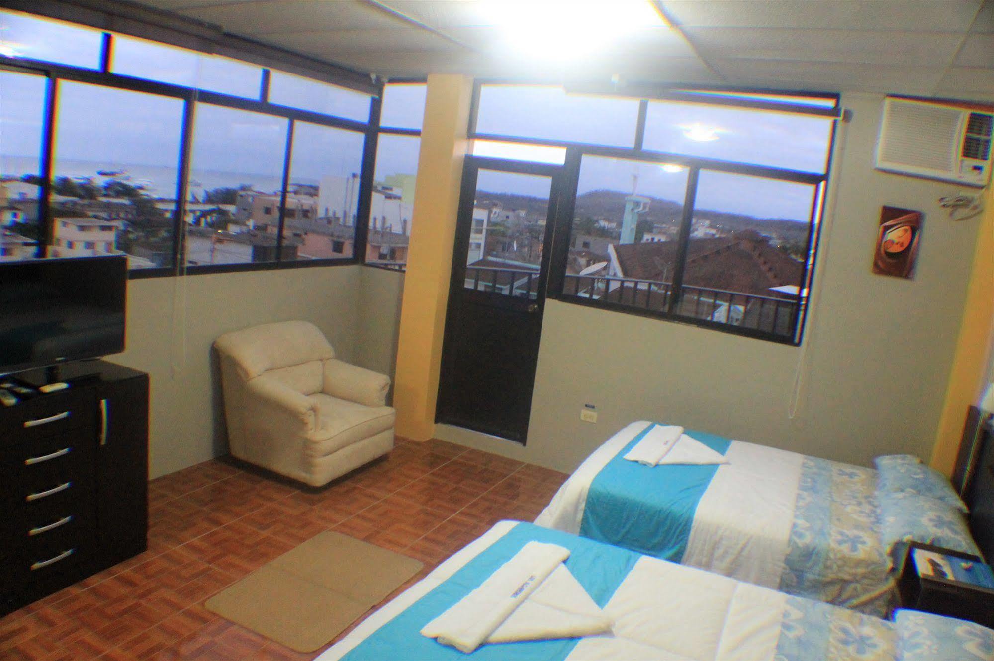 Hotel Los Algarrobos Puerto Baquerizo Moreno Extérieur photo