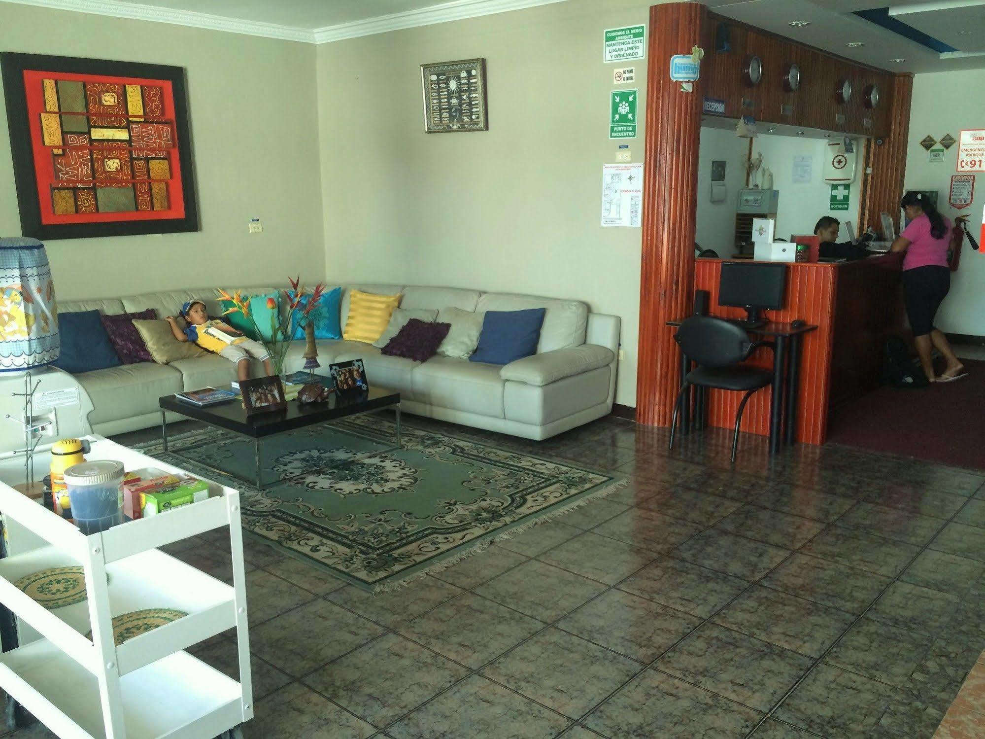 Hotel Los Algarrobos Puerto Baquerizo Moreno Extérieur photo